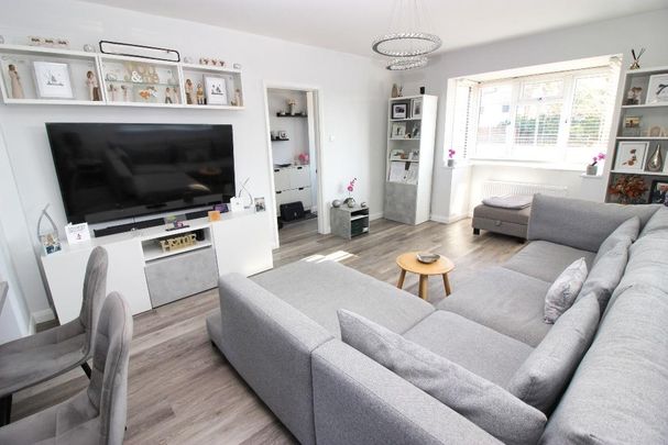 3 bedroom detached bungalow to rent - Photo 1