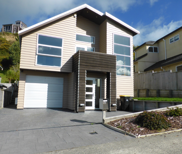 27A Waverton Terrace, Churton Park - Photo 3