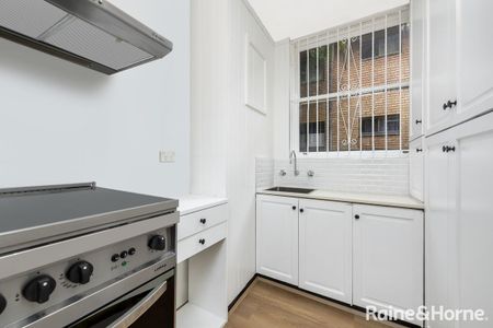 Charming & Convenient Two-Bedroom Unit - Photo 4