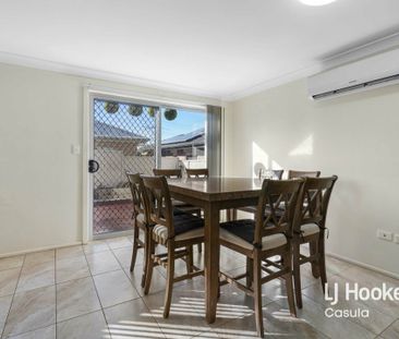 Modern Townhouse - Photo 2