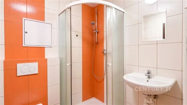 Velkorysý, světlý byt 1+kk s balkonem (44 m - Photo 1