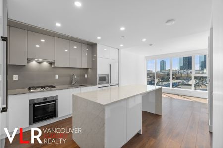 Condo in Burnaby, BC - Photo 5