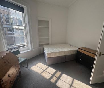 4 bedroom flat to rent - Photo 5