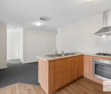 FRESHLY PAINTED, NEAT AND TIDY REAR UNIT - Photo 6