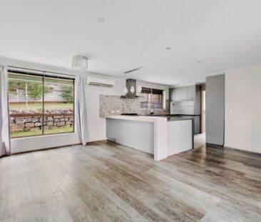 4 Bed, 2 Bath - Photo 2