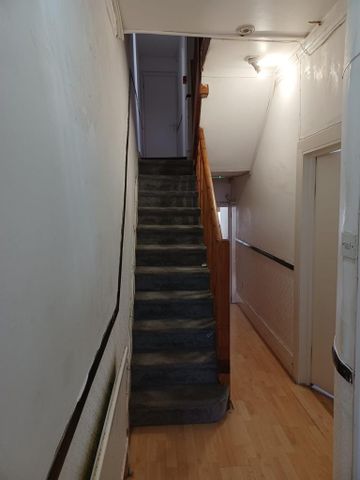 1 bedroom retirement property to rent - Photo 5