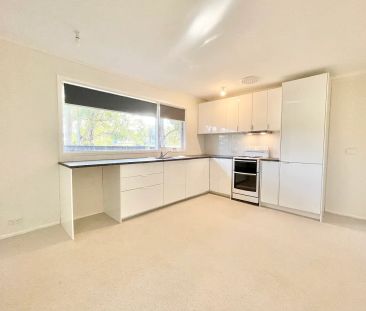 Perfect Location! - Photo 3