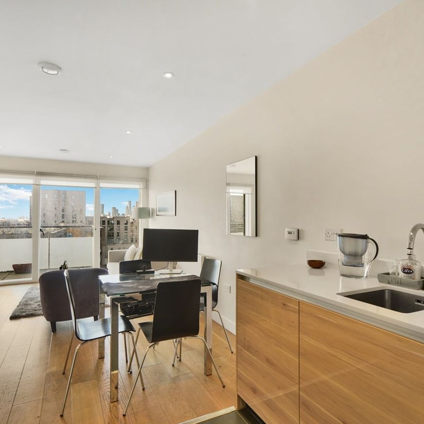 1 Bed Flat, Barquentine Heights, SE10 - Photo 1