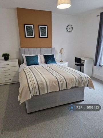 1 bedroom in a house share to rent - Photo 4