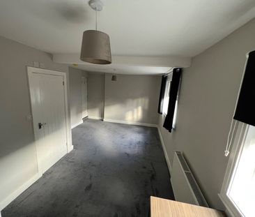 Studio Flat, Nottingham Road, NG6 - Photo 2