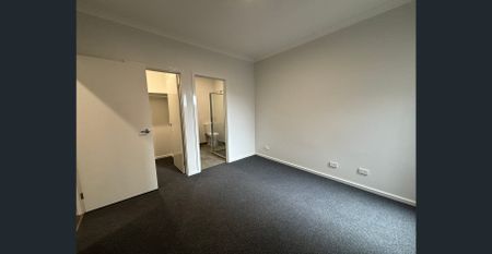 Modern Single-Storey Family Home | 4 Bedrooms | 2 Bathrooms | Double Garage - Photo 3