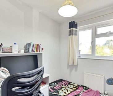 3 bedroom detached house to rent - Photo 5