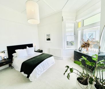 Spacious Furnished 4-Bed Character Villa with Entertainer’s Deck - ... - Photo 6