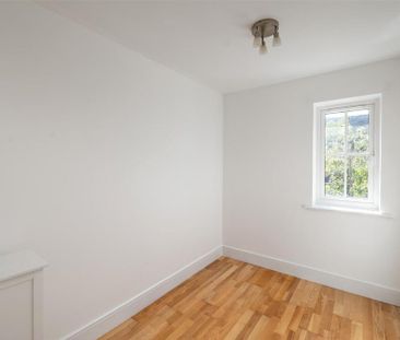 3 bedroom end of terrace house to rent - Photo 4