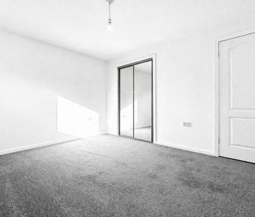 4 bedroom end of terrace house to rent - Photo 1