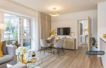 1 bedroom in a flat share to rent - Photo 5