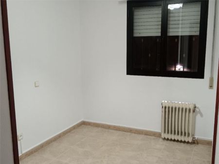 Piso de alquiler en Calle Calle Marte, 5, Fresnos I y II - Photo 3