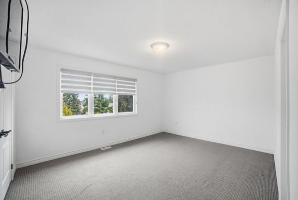 For Lease - 9 Mclean Avenue, Collingwood, Ontario - Photo 1