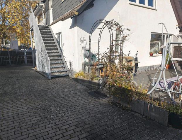 3 Z, Flur Küche Bad Terrasse Garten 1250 Euro Kaltmiete+NK300Euro - Foto 1