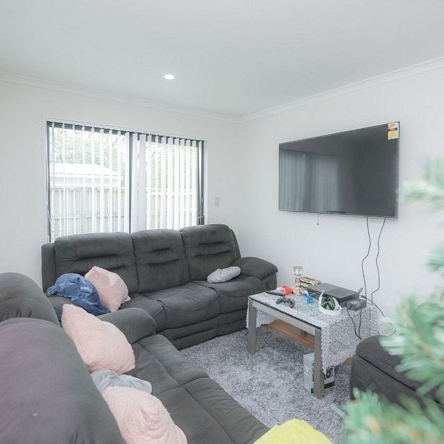 So Central, So convenient - Photo 1