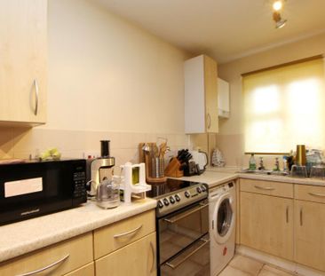 3 bedroom semi-detached house to rent - Photo 4