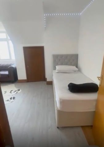 1 Bed Flat, Gunnersbury Avenue, W5 - Photo 3