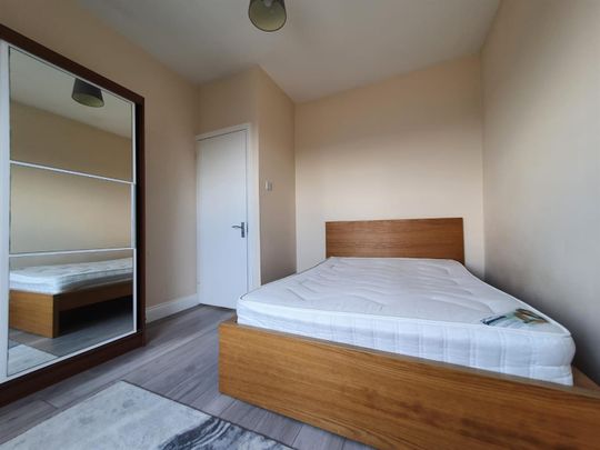 Clarence Road, London E5 - Photo 1