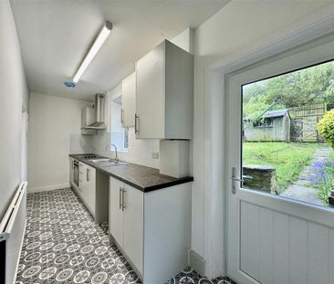 2 bedroom end of terrace house to rent - Photo 6