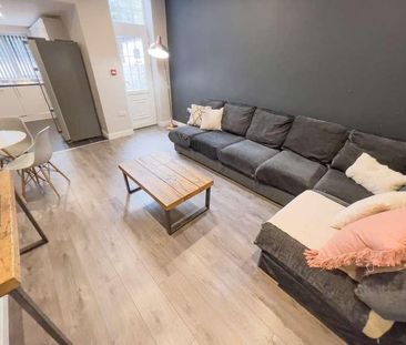 Romer Road, L6 - Photo 1