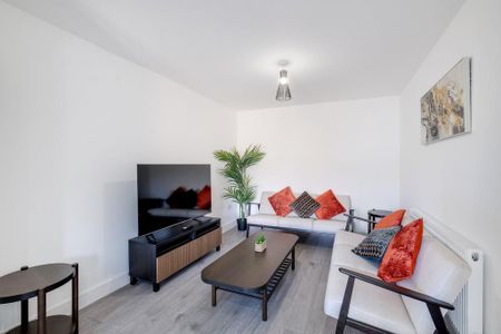 6 bedroom detached house to rent - Photo 4