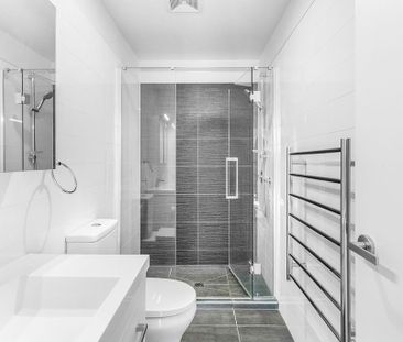 Boutique Top Floor Apartment - City Fringe Location! - Photo 6