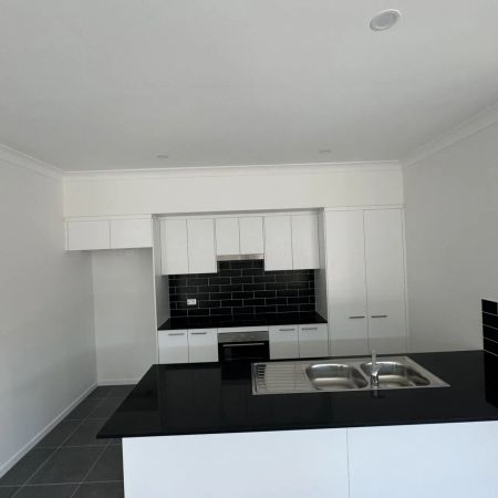 Family Friendly Home - Photo 3