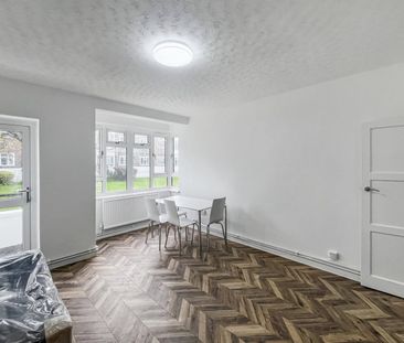 1 Bed Flat, Parrington House, SW4 - Photo 1