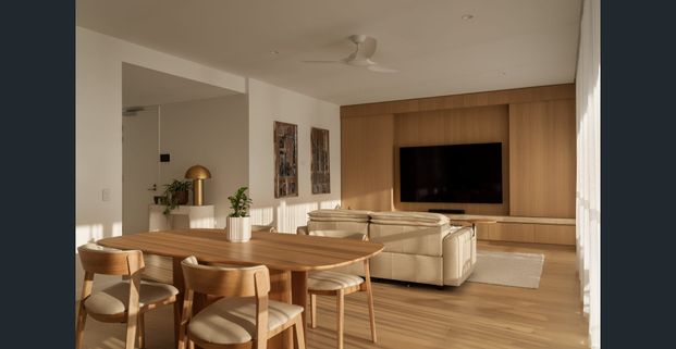 Fully Furnished Riverside Luxury - Photo 1