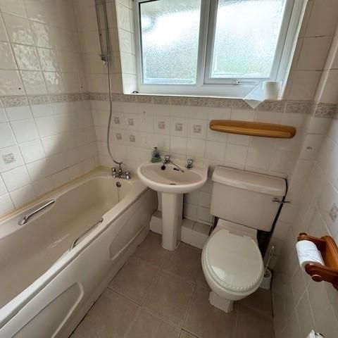 2 bedroom bungalow to rent - Photo 1