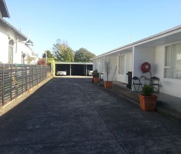 Fully furnished unit - ready to move in - Photo 5