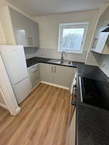 Albatross Close, Beckton, London, E6 - Photo 3