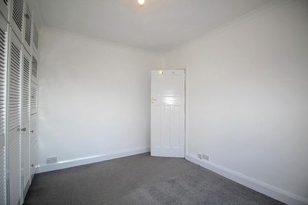 2 bedroom maisonette to rent - Photo 4
