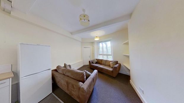 3 bedroom flat to rent - Photo 1