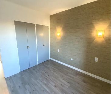 5 pièces - 132 m² - RDC - Colocation non autorisée - Photo 3