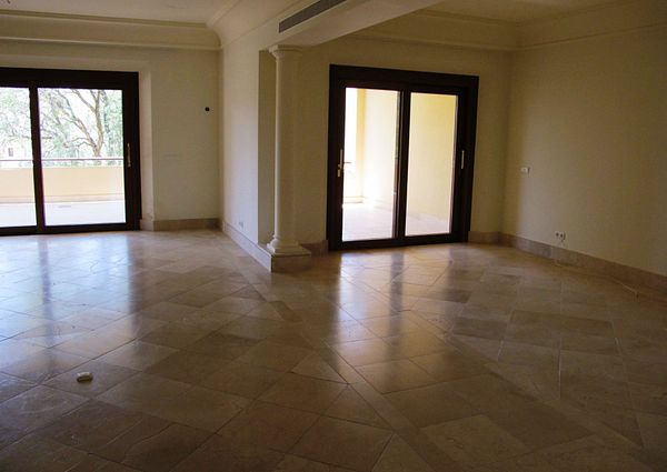 Spacious apartment in Valgrande, unfurnished