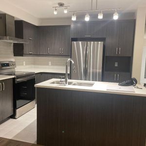 Maison de ville moderne à louer (construite en 2020)/Mondern Townhouse for rent (2020 Bulit) - Photo 2