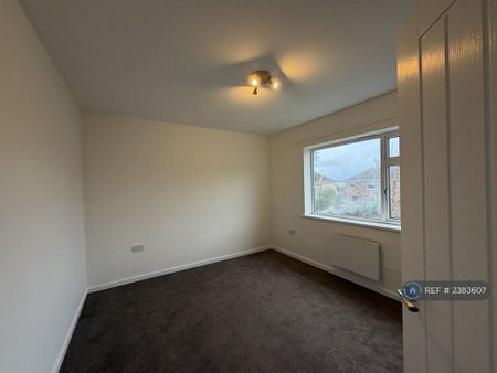 3 bedroom semi-detached house to rent - Photo 3