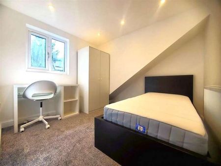 Malvern Road, Newsome, Huddersfield, HD4 - Photo 2