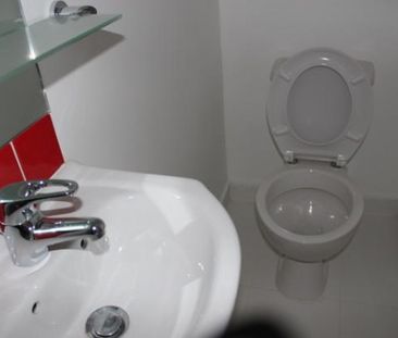 STUDENTS WELCOME - BRAND NEW DEVELOPMENT - 62 BEDSITS - Photo 6