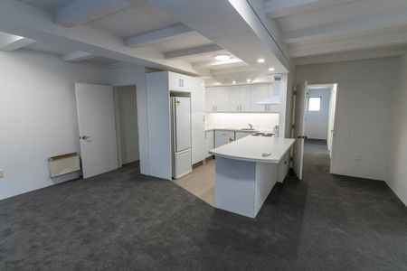 On-Campus Flat – Opposite Uni Library. Available for 2025 only! - Photo 3