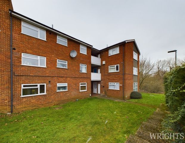 1 bedroom Apartment - Woburn Close, Stevenage - Photo 1