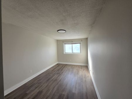 For Lease - 121 Purvis Crescent, Toronto, Ontario - Photo 2