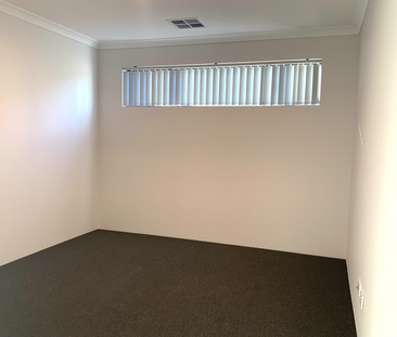 21 Avalanche Parade, Baldivis, WA - Photo 4