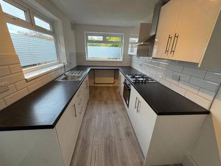 2 bedroom terraced house to rent - Photo 3